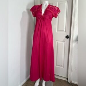 Gilligan & O'Malley Fuchsia Lace Trim dress